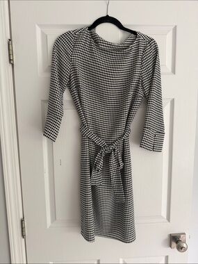 H&M Black and White Houndstooth Long Sleeve Tie-Waist Dress